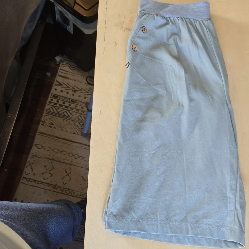 PA17 Capris Pants Light Sage with Button Accents Elastic Waist Pockets Pull On - Picture 3 of 11